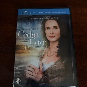 Hallmark Cedar Cove Season One DVD with Blue and White Cover
